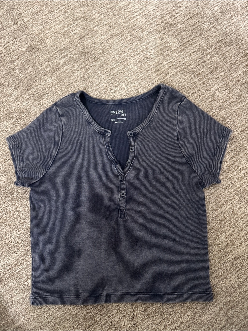 PacSun Short-Sleeve Henley Crop Top in Washed Navy